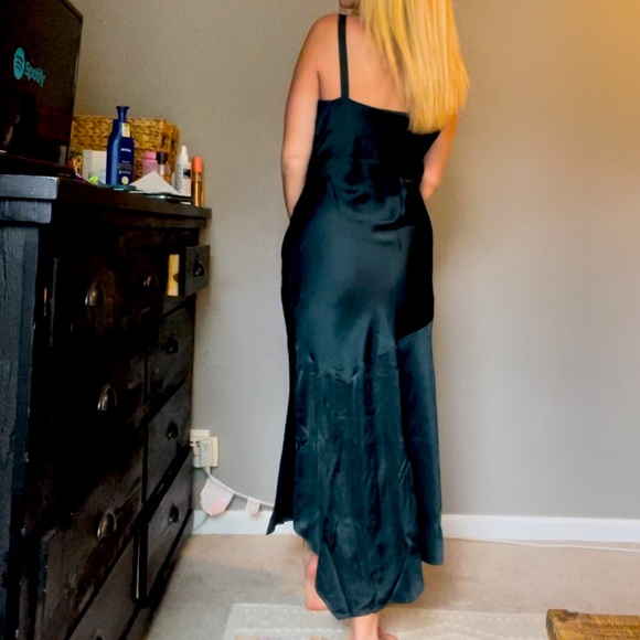 Express Satin Gown size M - Picture 6 of 8